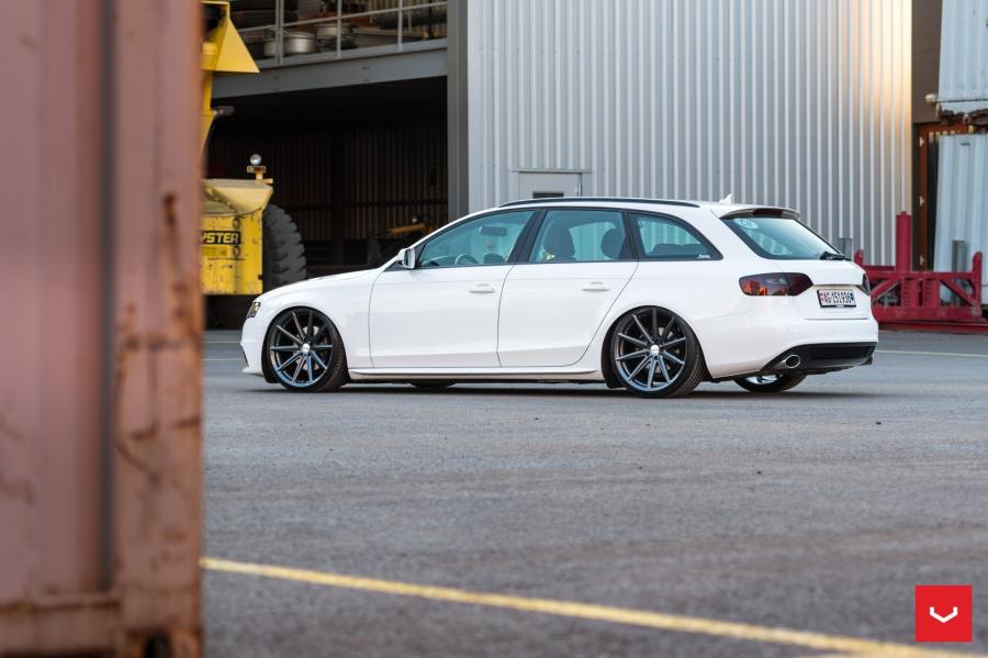  Audi A4 Avant on Vossen Wheels (VFS10) 2017 года  (фото 3 из 23)